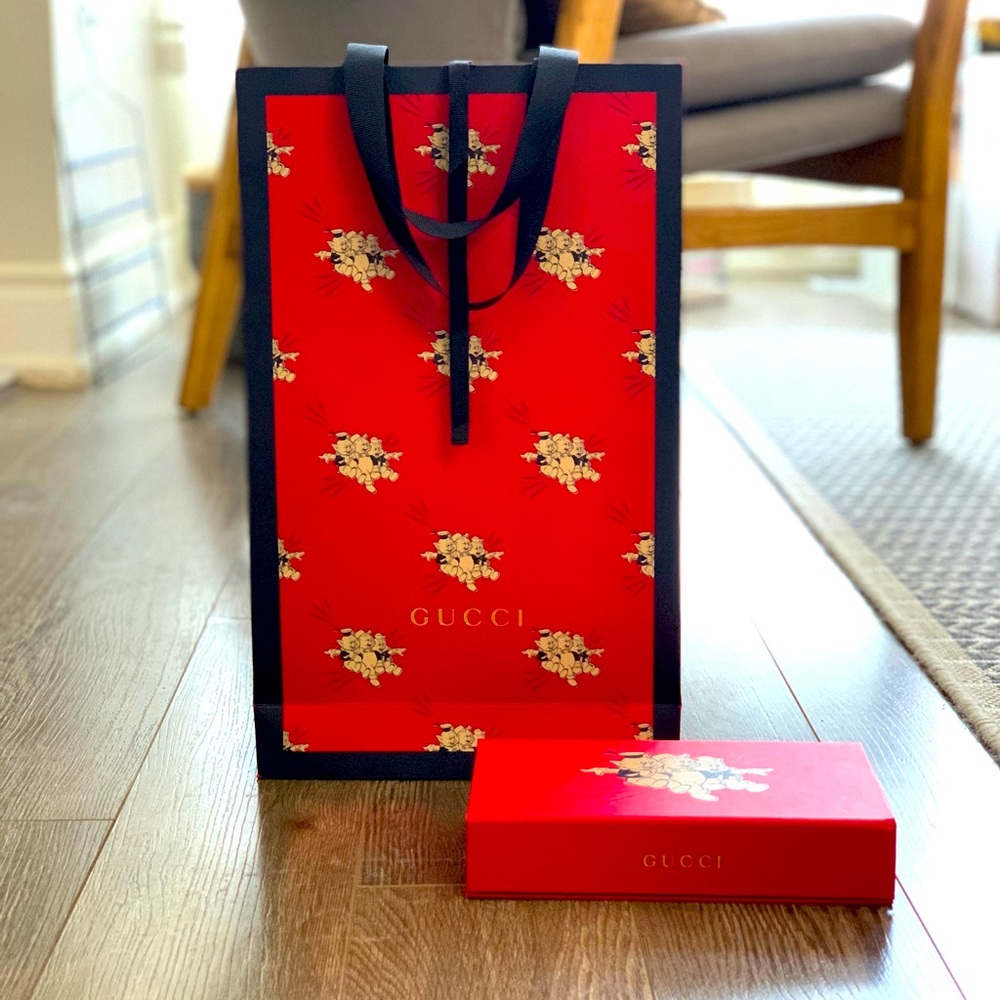 Gucci Limited edition red envelope Set